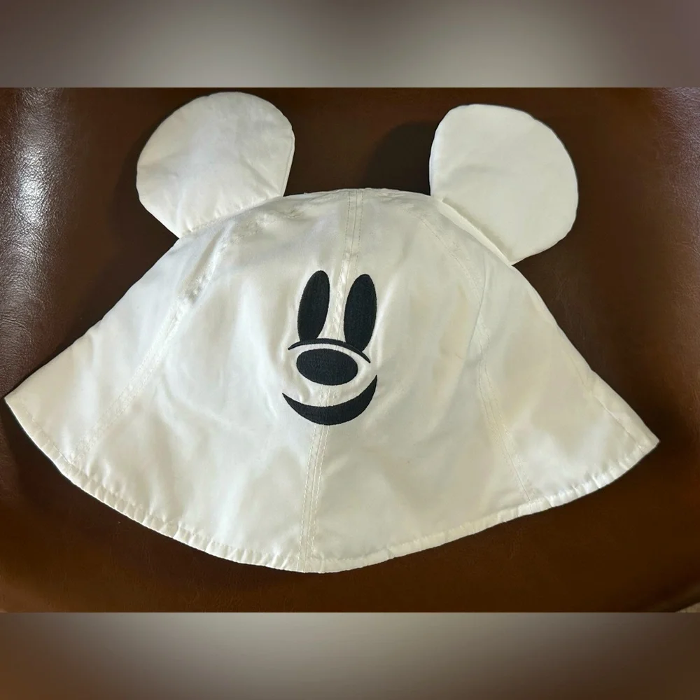 Disney Tokyo exclusive 2024 Halloween Mickey bucket hat with ears - Picture 1 of 4